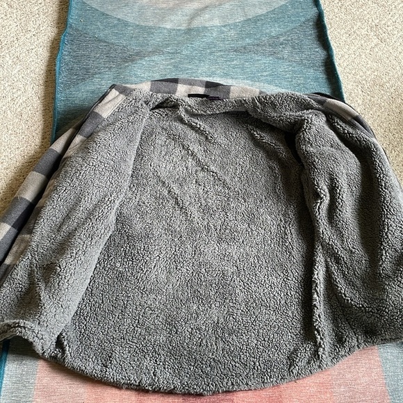 Canyon Creek Woman's Sherpa Plaid Flannel Zip Up Shacket - Picture 9 of 13